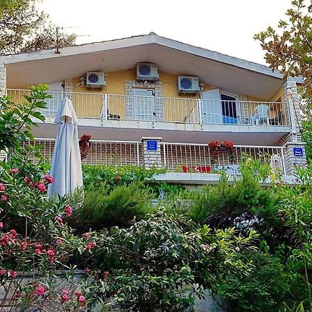 Apartmani Lidija Karin Donji Donji Karin Екстериор снимка