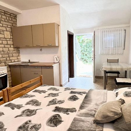Apartmani Lidija Karin Donji Donji Karin Екстериор снимка