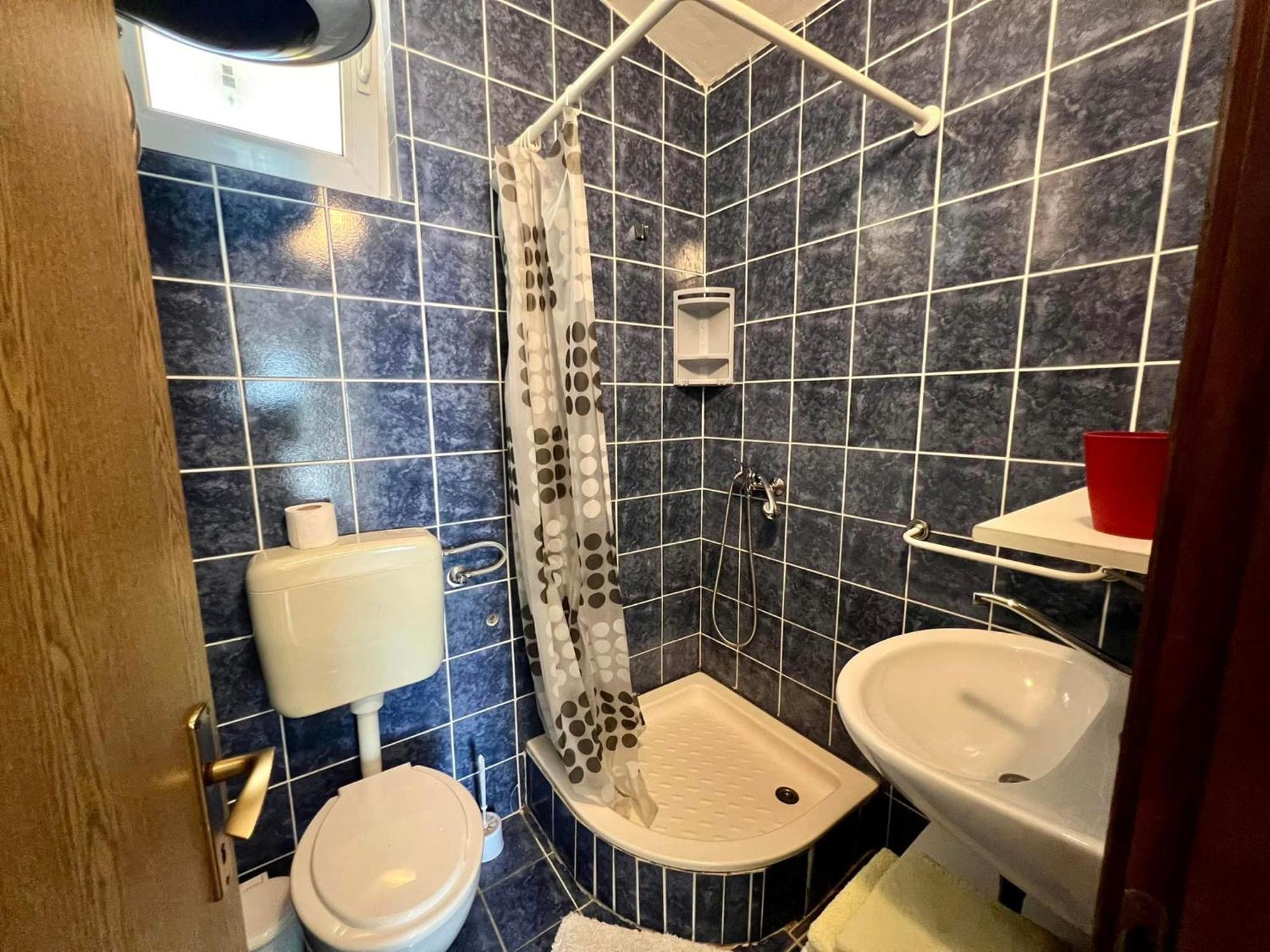 Apartmani Lidija Karin Donji Donji Karin Екстериор снимка