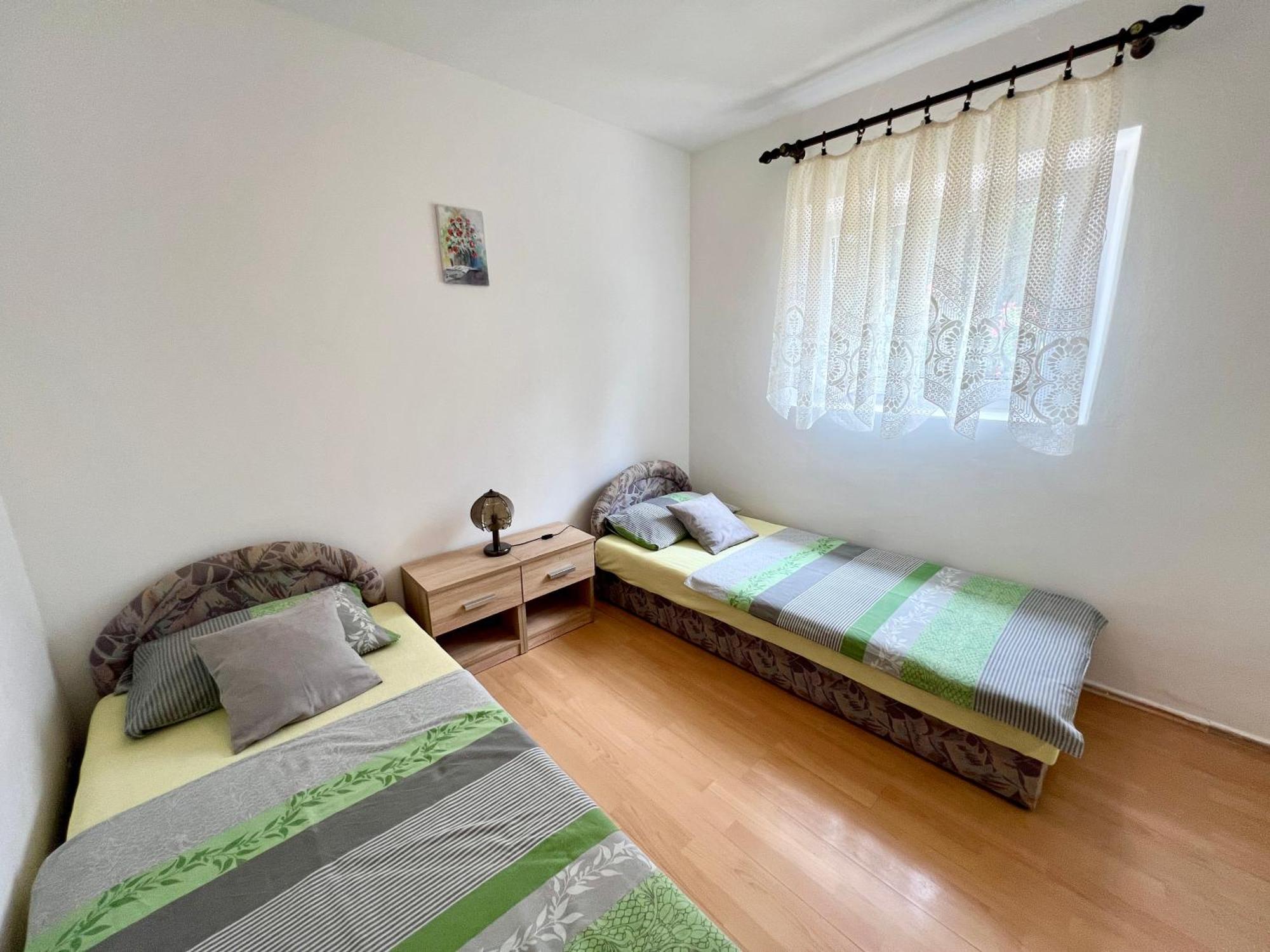 Apartmani Lidija Karin Donji Donji Karin Екстериор снимка