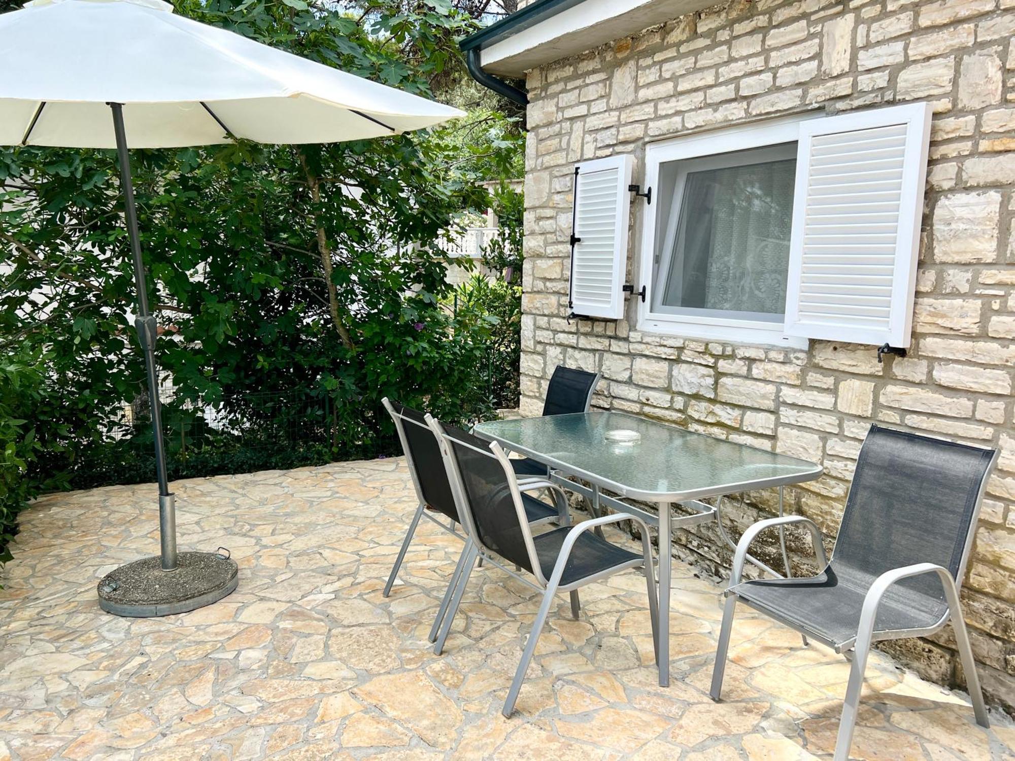 Apartmani Lidija Karin Donji Donji Karin Екстериор снимка