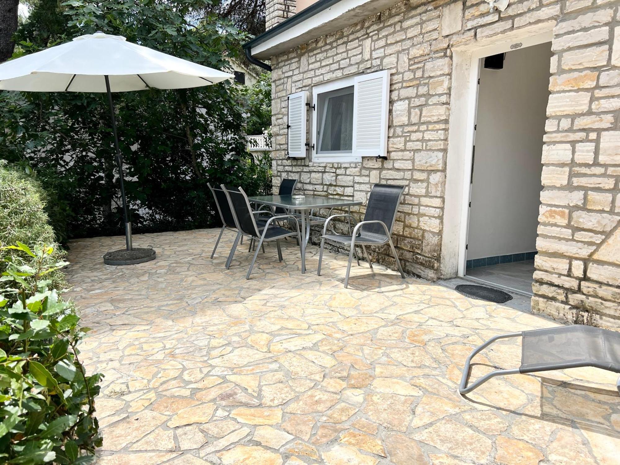 Apartmani Lidija Karin Donji Donji Karin Екстериор снимка
